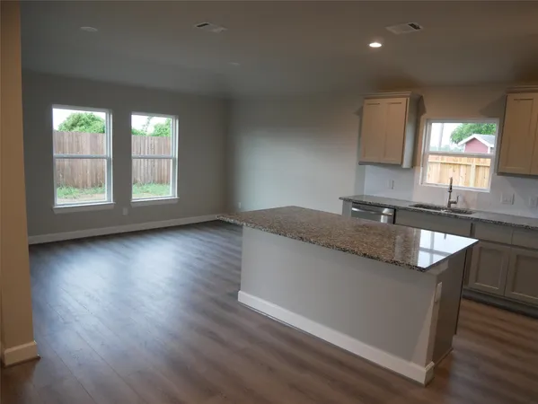 $1,850 | 1621 La Delle Street, Wharton, TX 77488