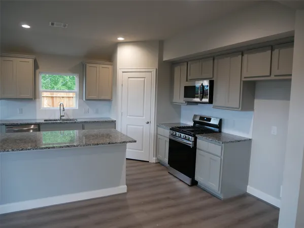 $1,850 | 1621 La Delle Street, Wharton, TX 77488