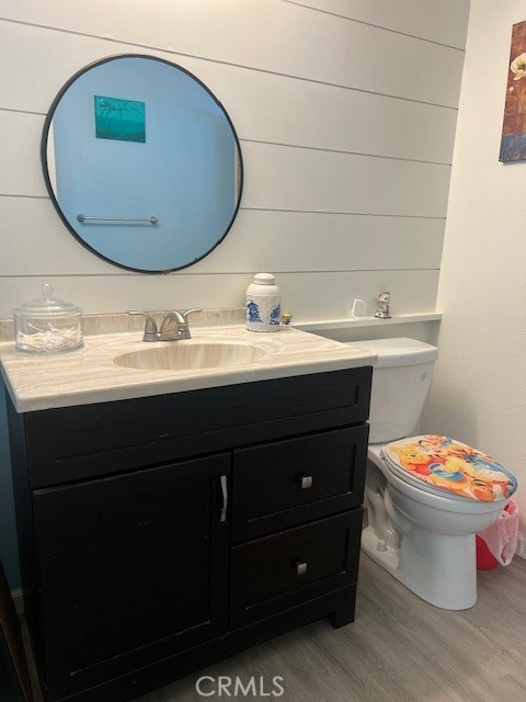 4901 Green River Road, Unit 104 Corona, CA 92878 - Photo 25 of 59 a bathroom with a sink and a mirror