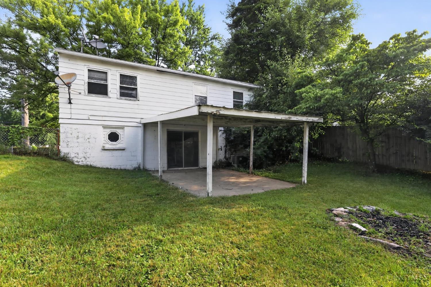 2743 Springdale Road Cincinnati, OH 45251 - Photo 2 of 30