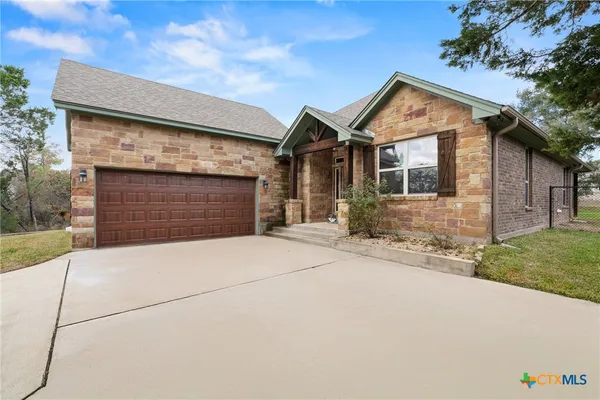 $460,000 | 5562 Denmans Loop, Belton, TX 76513