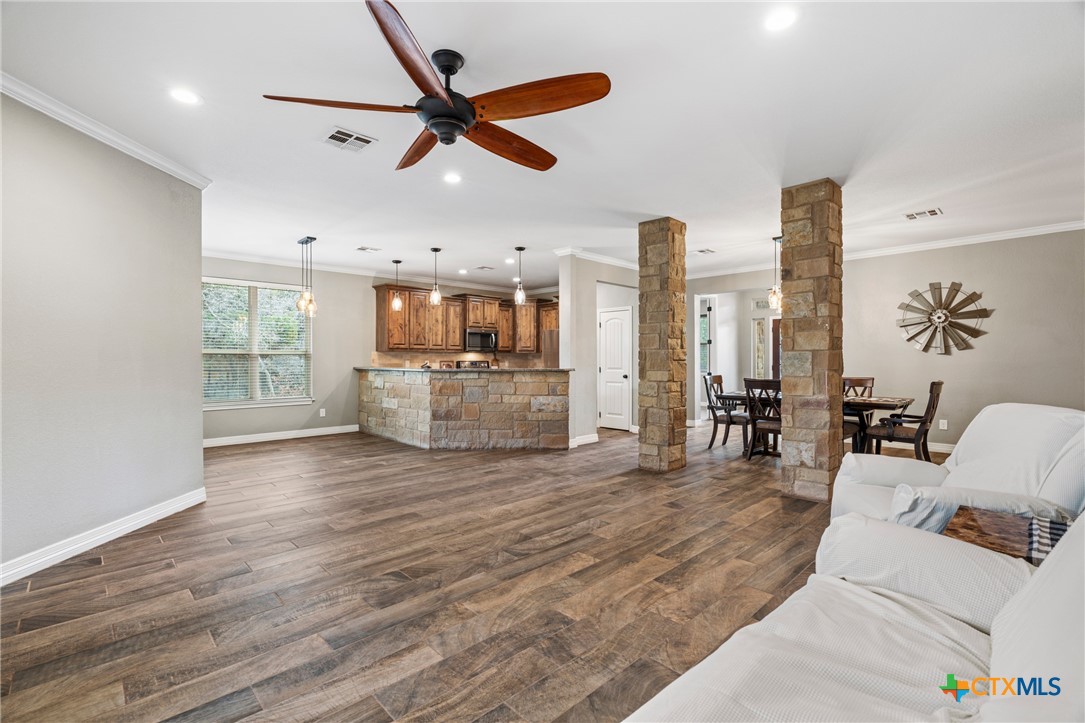 5562 Denmans Loop Belton, TX 76513 - Photo 11 of 44