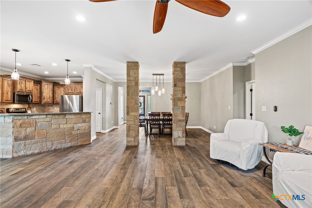 5562 Denmans Loop Belton, TX 76513 - Photo 12 of 44