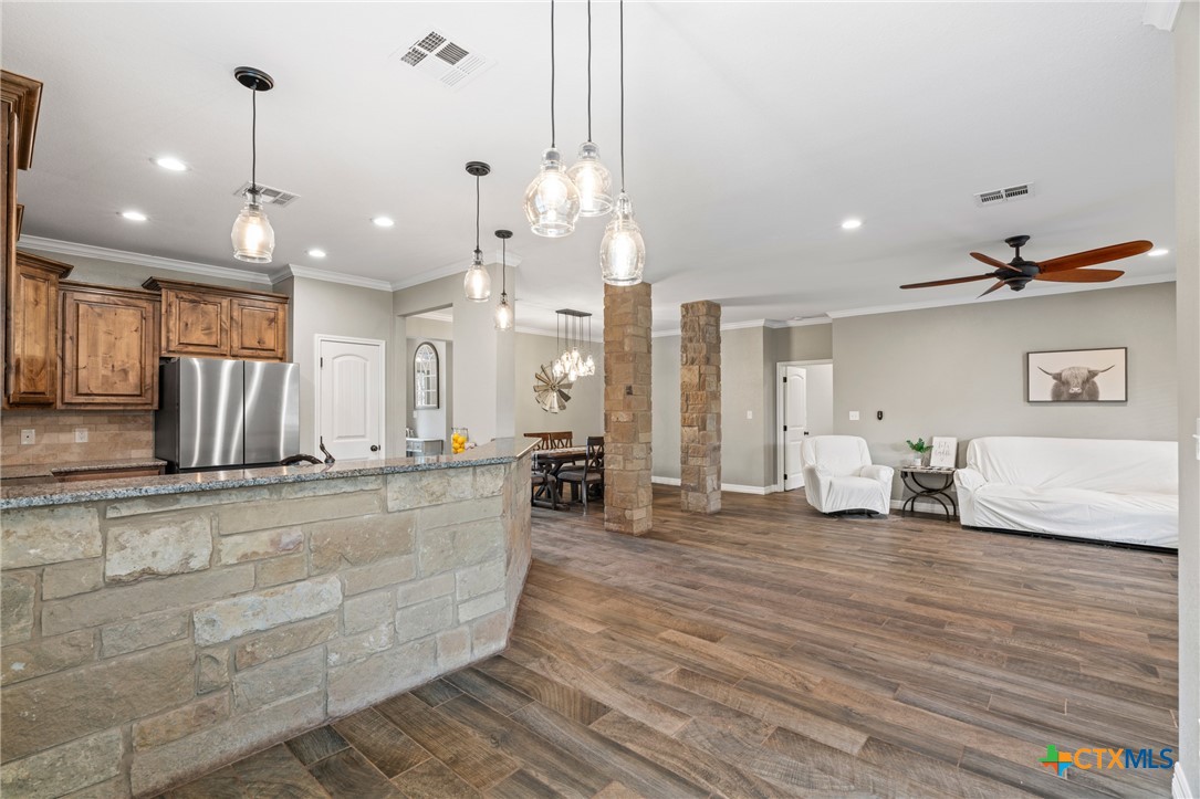 5562 Denmans Loop Belton, TX 76513 - Photo 14 of 44