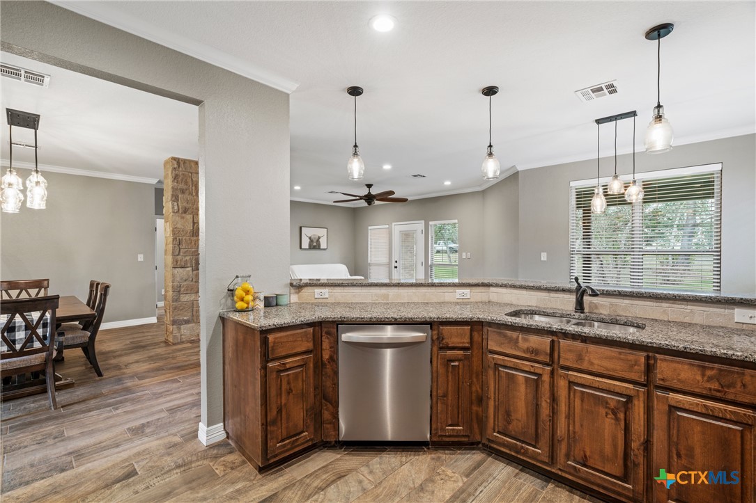 5562 Denmans Loop Belton, TX 76513 - Photo 18 of 44