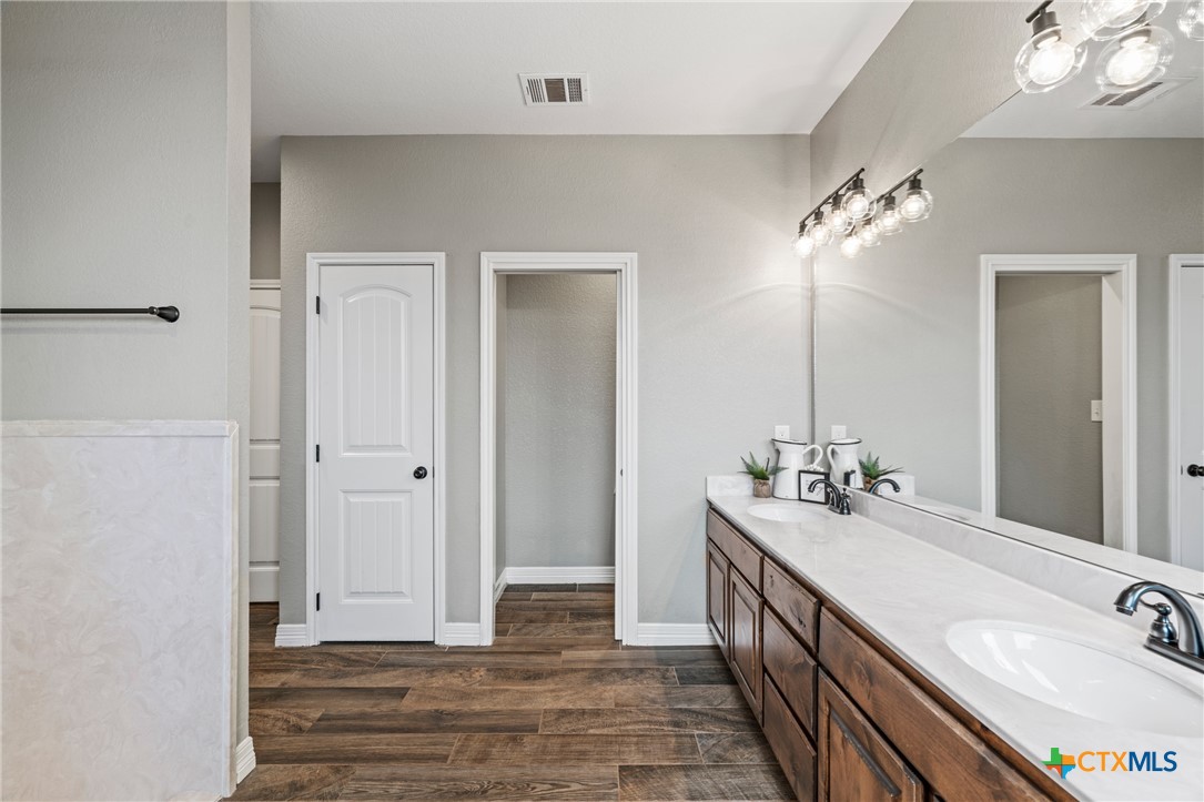 5562 Denmans Loop Belton, TX 76513 - Photo 26 of 44