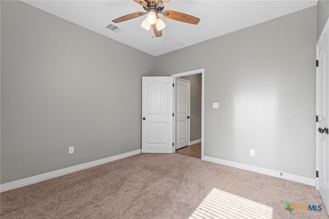 5562 Denmans Loop Belton, TX 76513 - Photo 30 of 44