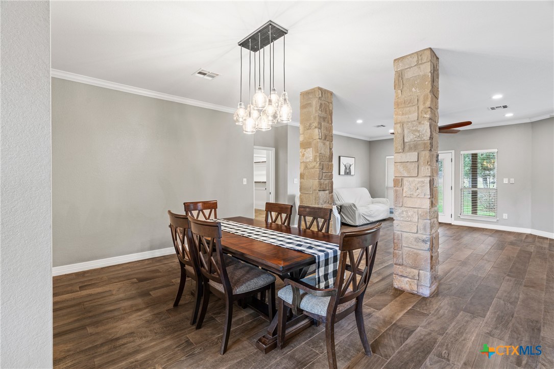 5562 Denmans Loop Belton, TX 76513 - Photo 7 of 44