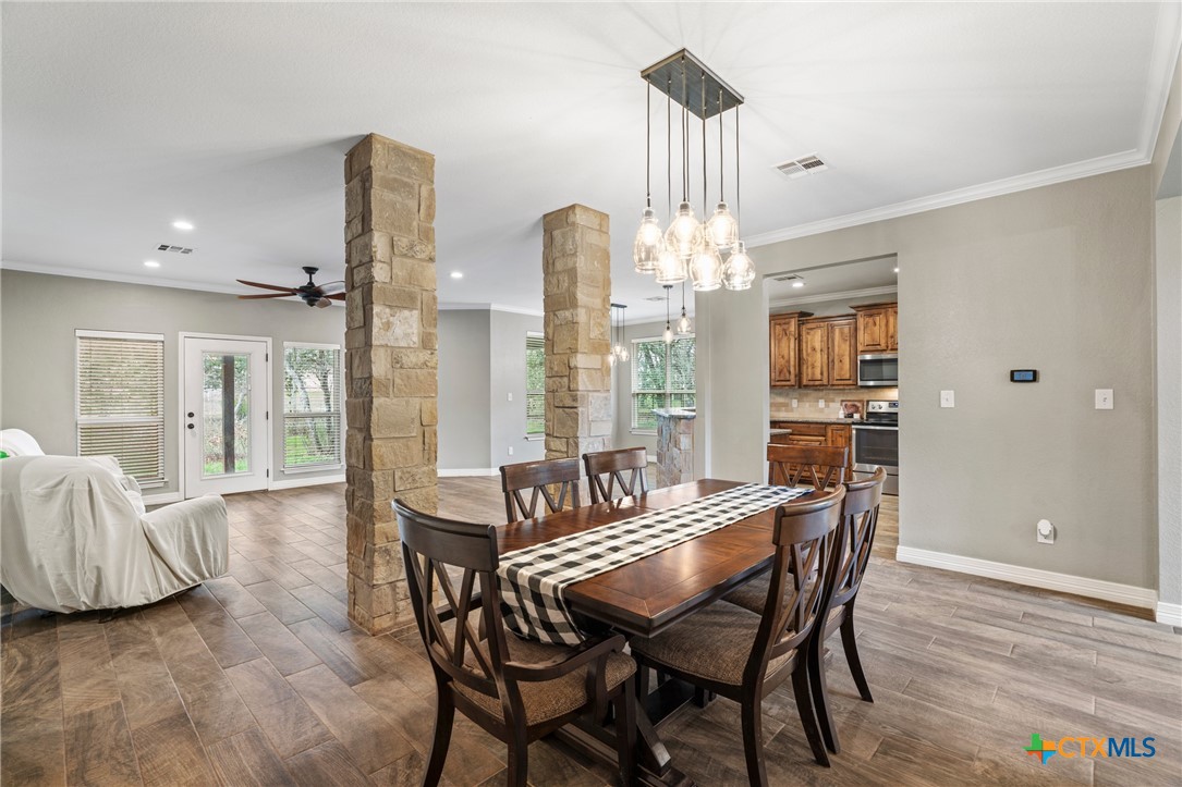 5562 Denmans Loop Belton, TX 76513 - Photo 8 of 44