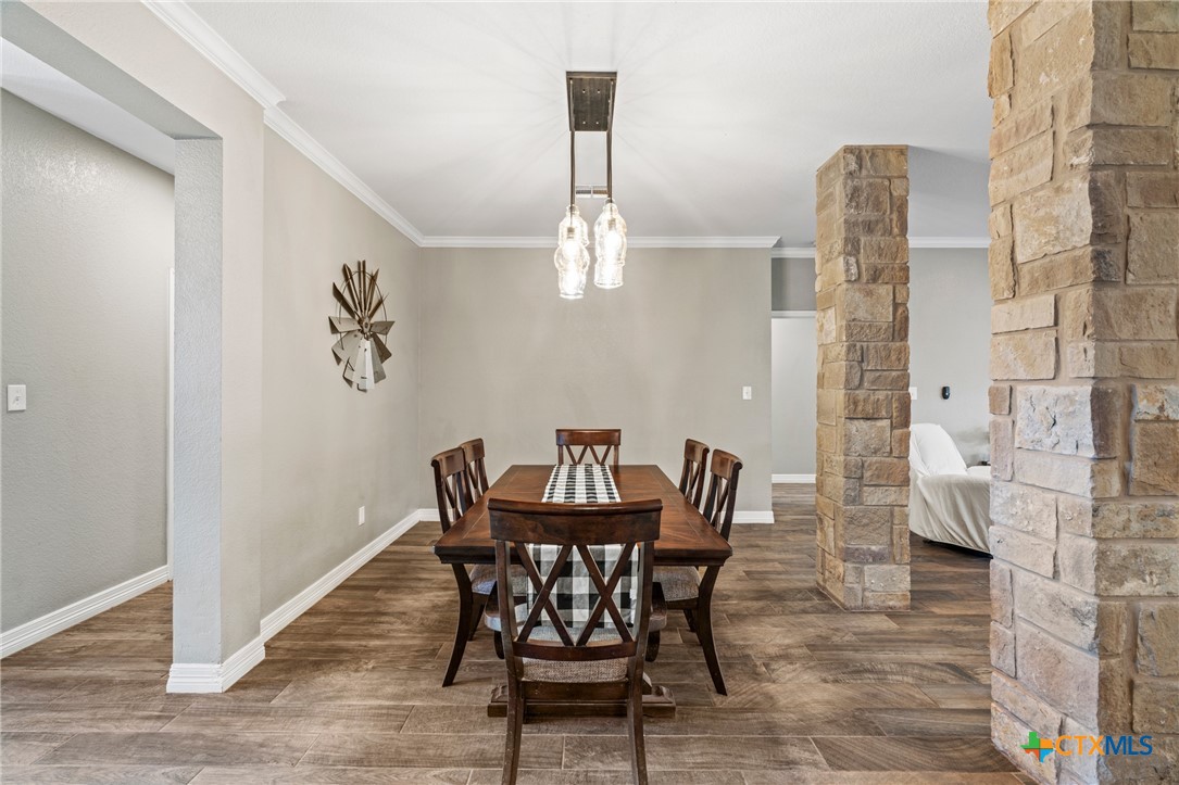 5562 Denmans Loop Belton, TX 76513 - Photo 9 of 44