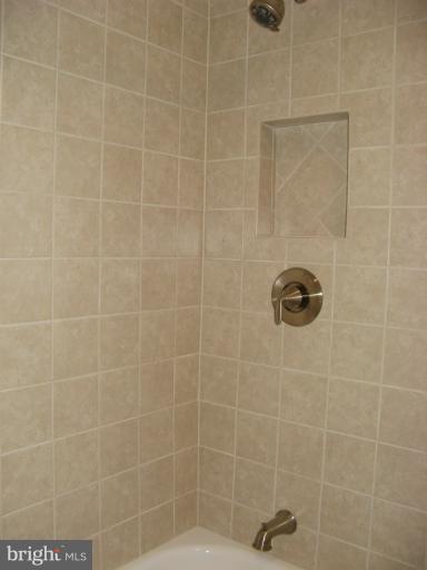 2811 Pinewood Avenue Baltimore, MD 21214 - Photo 12 of 23 Bath