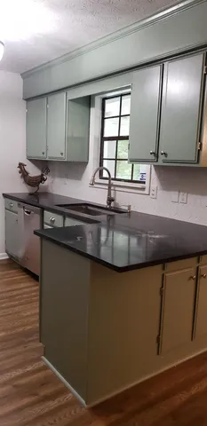 $2,400 | 224 Timberlane Road, Tallahassee, FL 32312