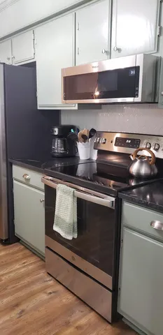 $2,400 | 224 Timberlane Road, Tallahassee, FL 32312