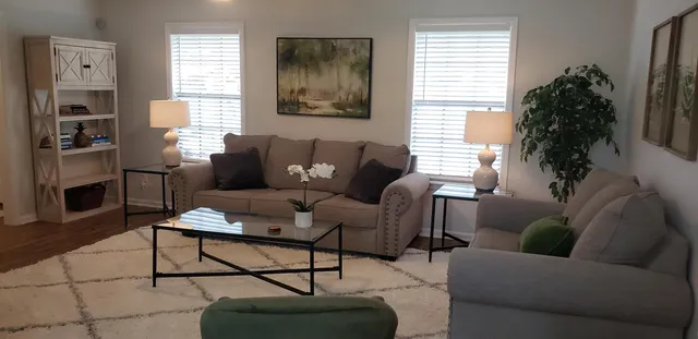 $2,400 | 224 Timberlane Road, Tallahassee, FL 32312