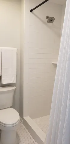 $2,400 | 224 Timberlane Road, Tallahassee, FL 32312