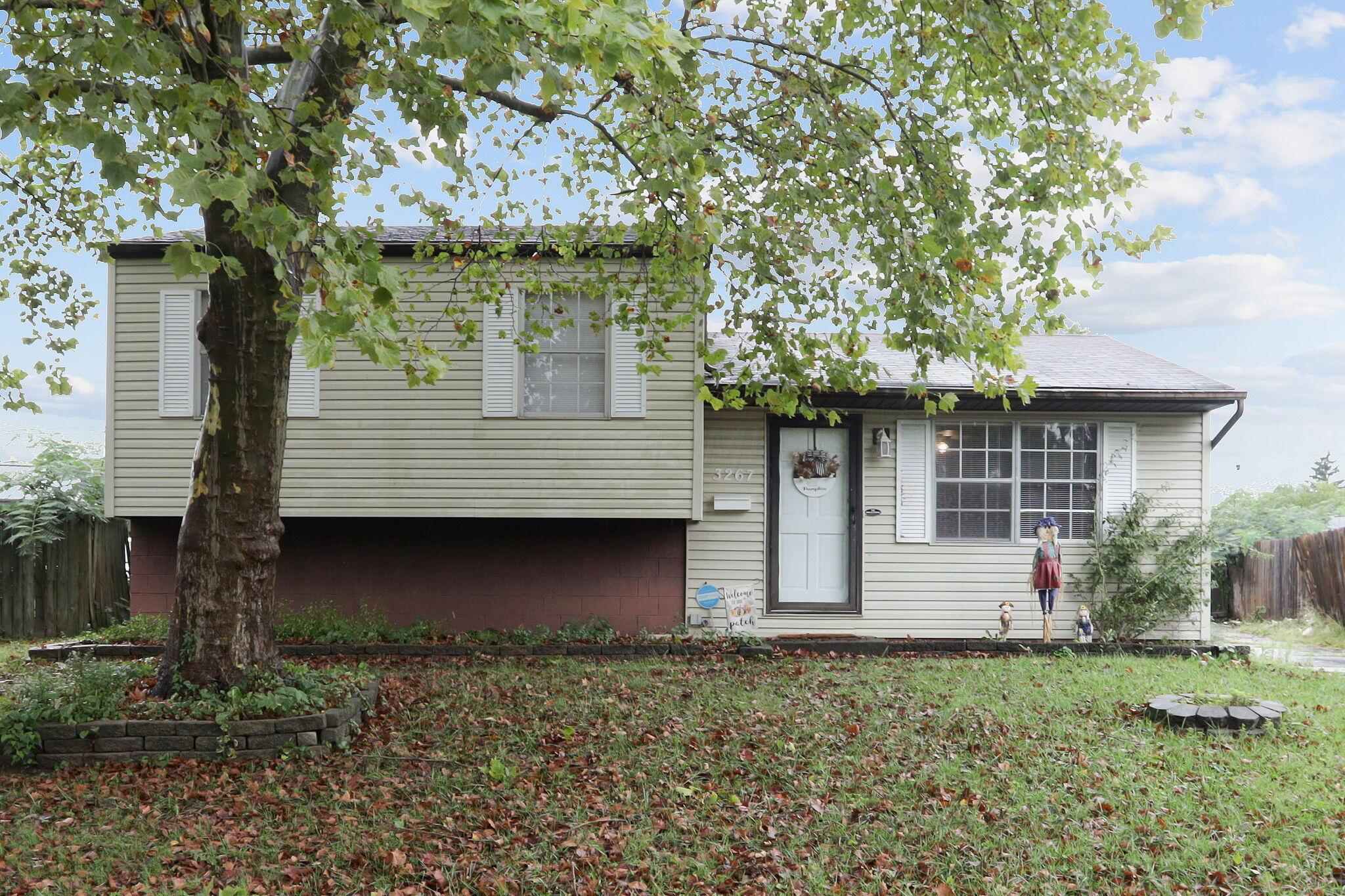 3267 Faycrest Road Columbus, OH 43232 - Photo 1 of 30 Front 1
