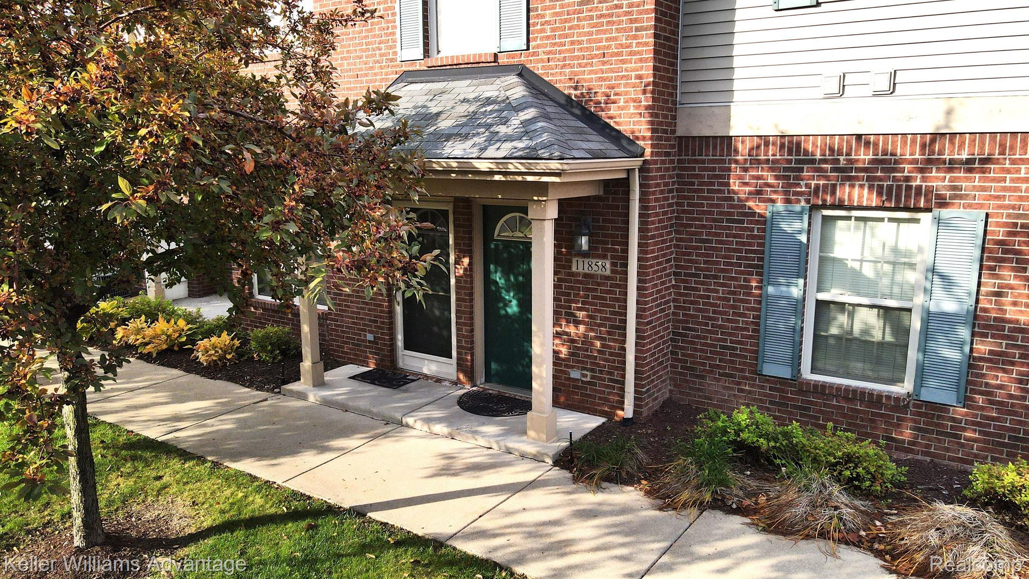 11858 Farmington Road Livonia, MI 48150 - Photo 30 of 31 Private Front Door