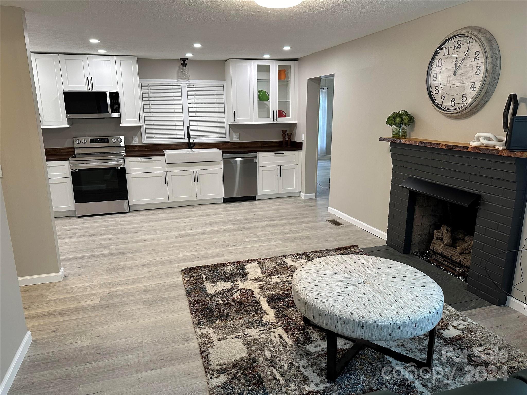712 East Blue Ridge Road East Flat Rock, NC 28726 - Photo 2 of 22 Gallery Image 2