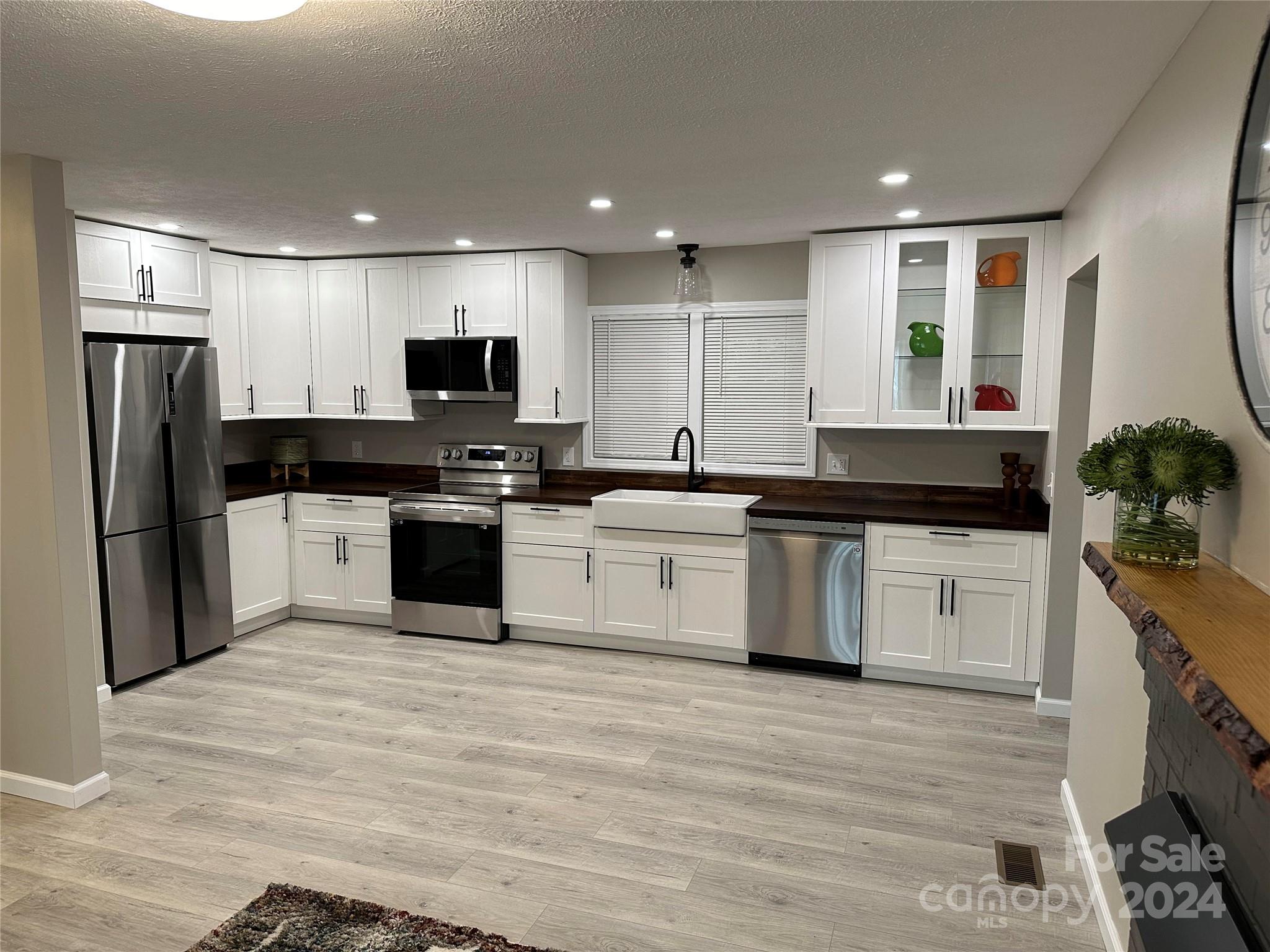 712 East Blue Ridge Road East Flat Rock, NC 28726 - Photo 3 of 22 Gallery Image 3