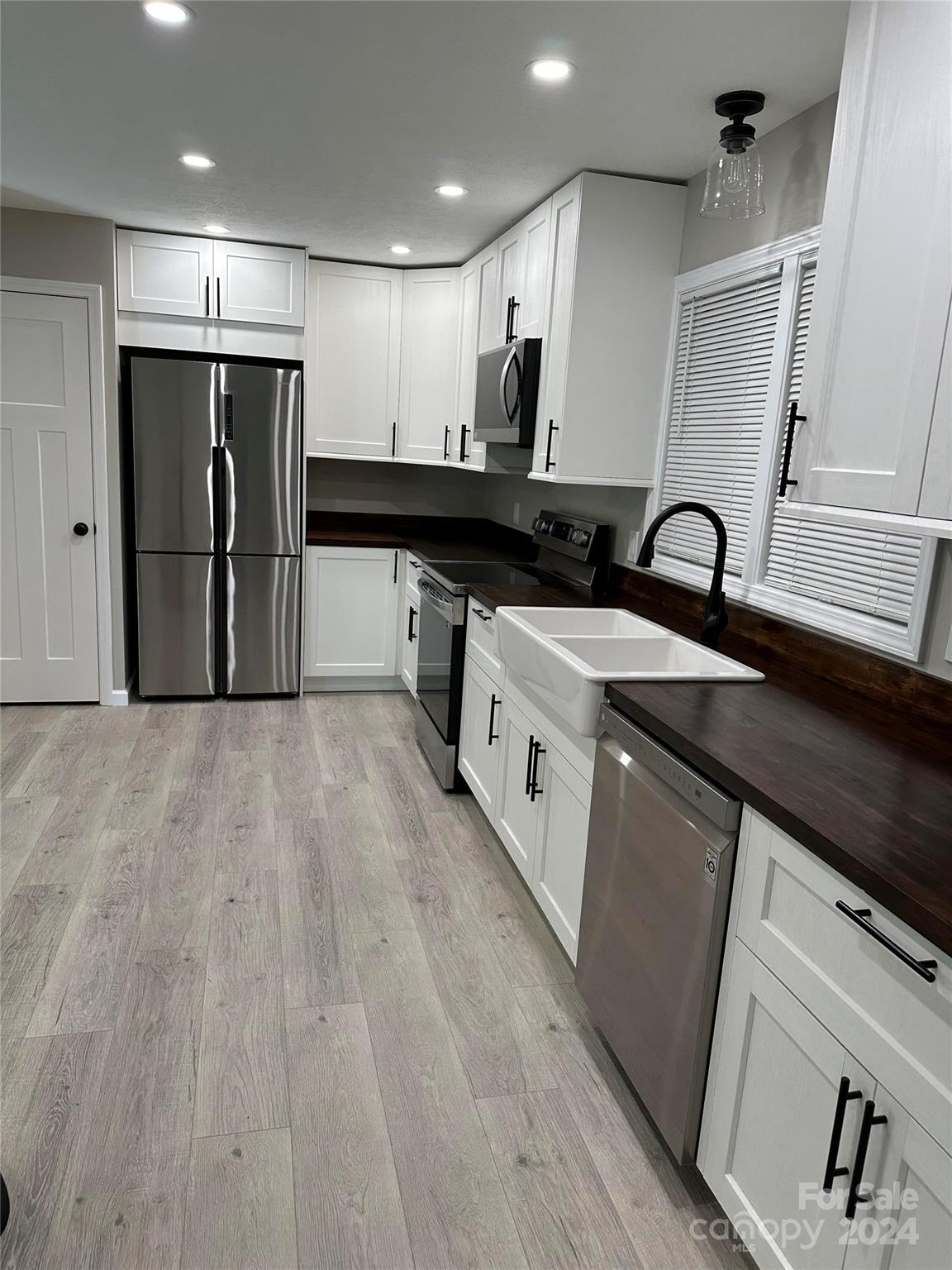712 East Blue Ridge Road East Flat Rock, NC 28726 - Photo 4 of 22 Gallery Image 4