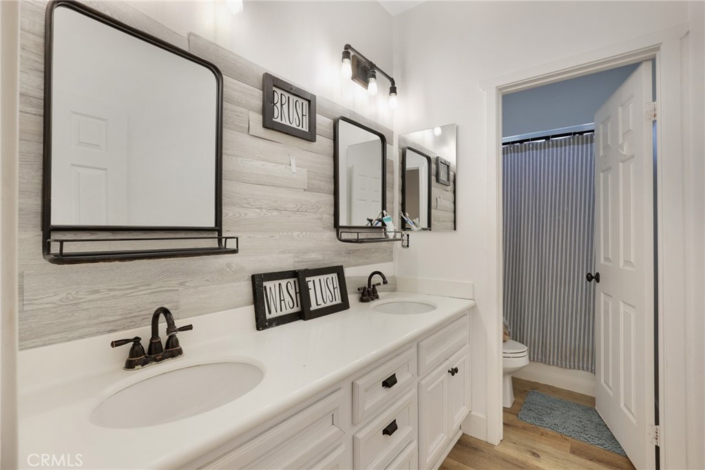 15 Langford Lane Ladera Ranch, CA 92694 - Photo 21 of 34 Secondary bathroom