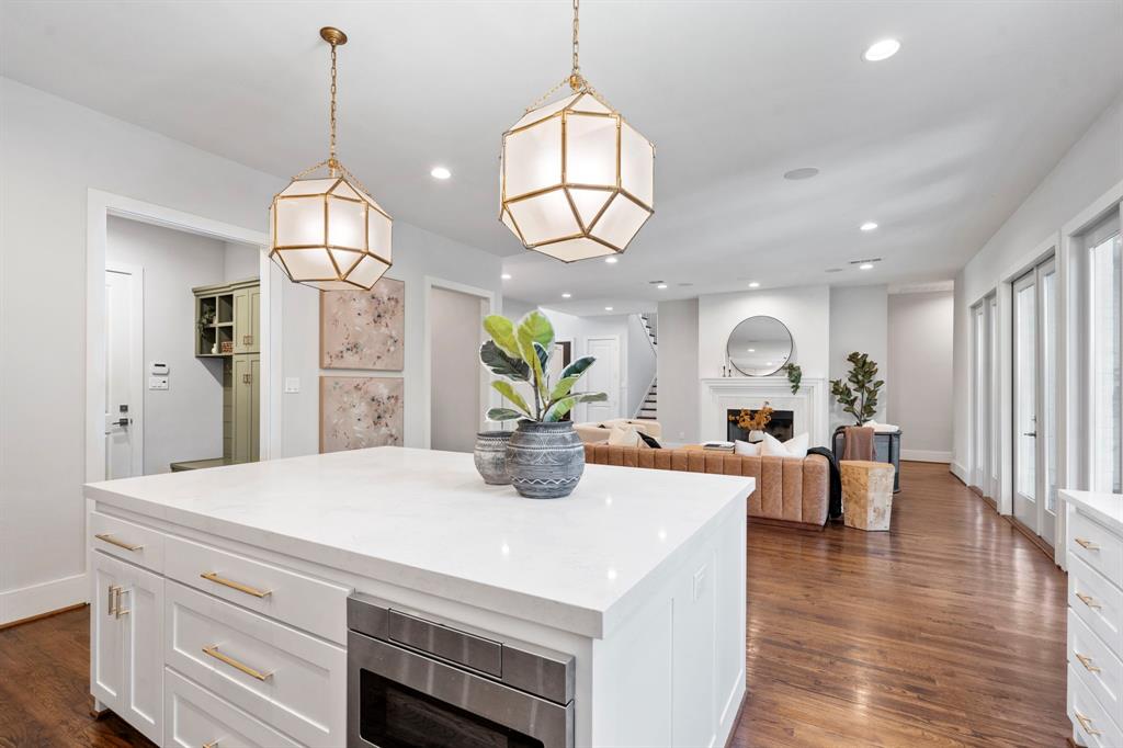 7841 Blackbird Lane Dallas, TX 75238 - Photo 11 of 40