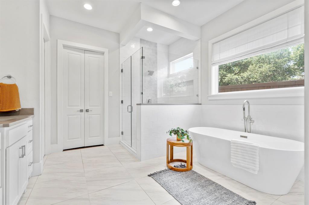 7841 Blackbird Lane Dallas, TX 75238 - Photo 23 of 40