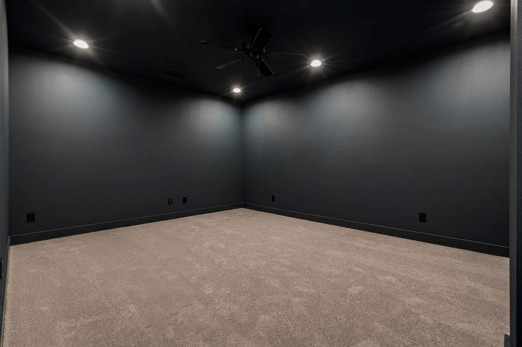 7841 Blackbird Lane Dallas, TX 75238 - Photo 27 of 40