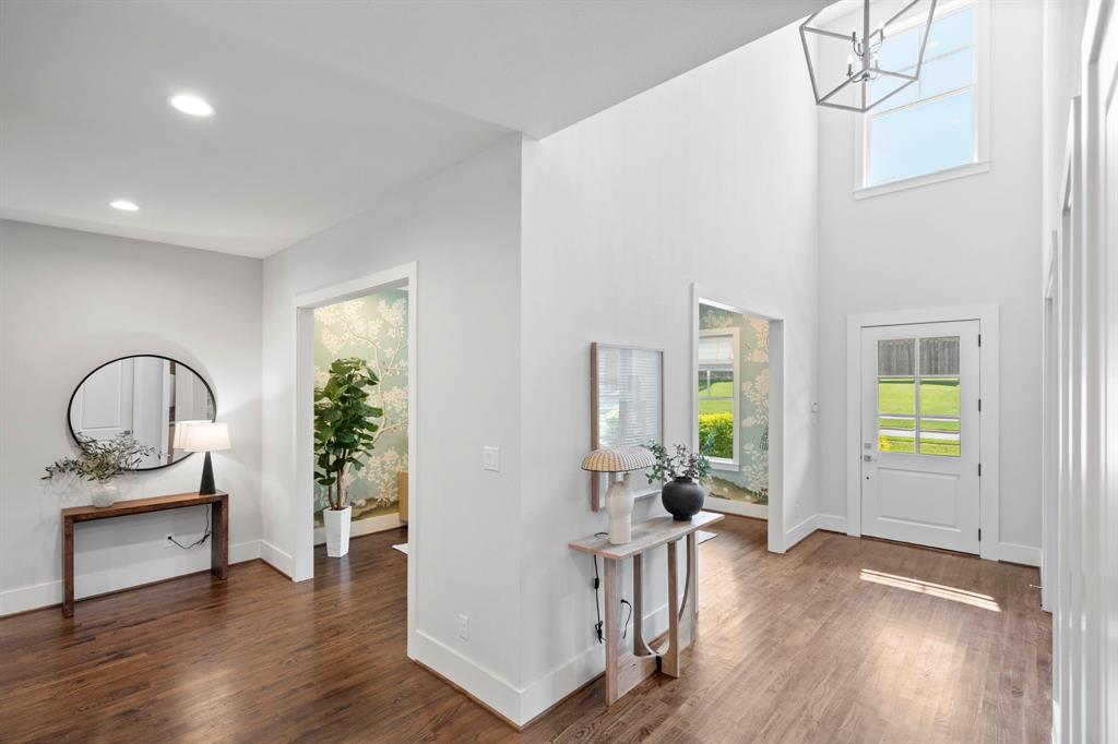 7841 Blackbird Lane Dallas, TX 75238 - Photo 3 of 40