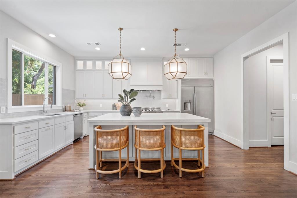 7841 Blackbird Lane Dallas, TX 75238 - Photo 10 of 40