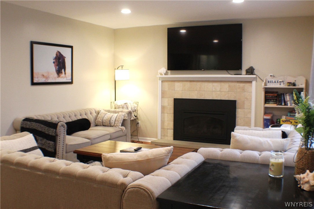 9361 Lake Shore Road Evans, NY 14006 - Photo 3 of 34 living room