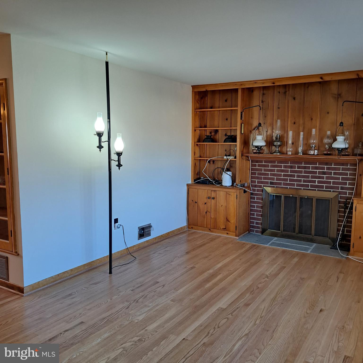 9301 Tuckerman Street Lanham, MD 20706 - Photo 15 of 48 Living Room