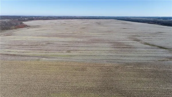 $5,311,333 | County Road, Sweet Springs, MO 65351