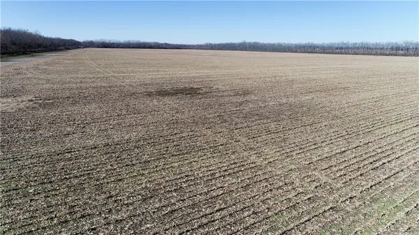 $5,311,333 | County Road, Sweet Springs, MO 65351