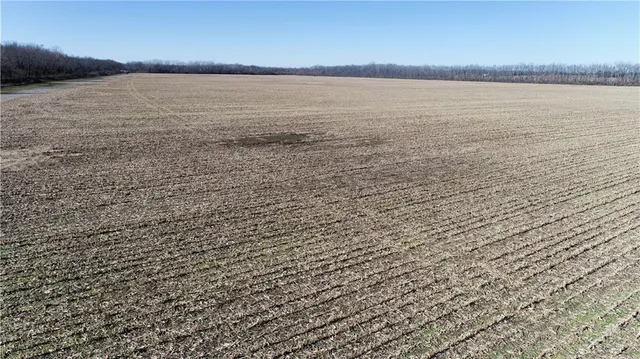 $5,654,000 | County Road, Sweet Springs, MO 65351