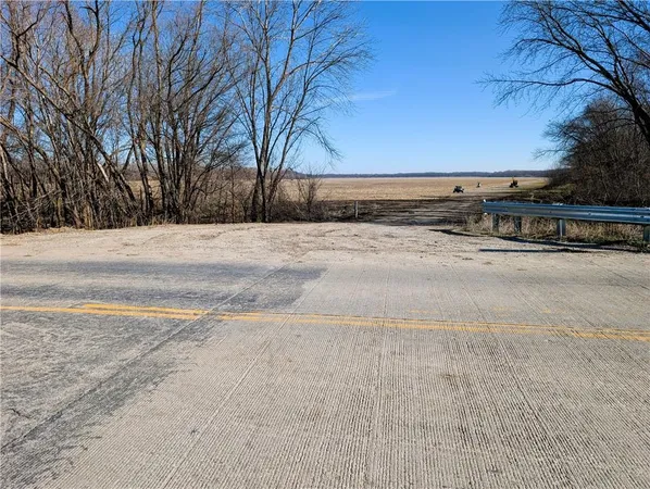 $5,311,333 | County Road, Sweet Springs, MO 65351