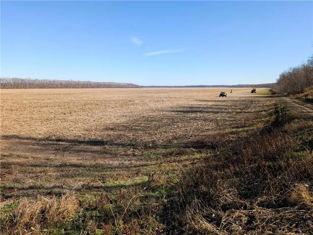 $5,654,000 | County Road, Sweet Springs, MO 65351