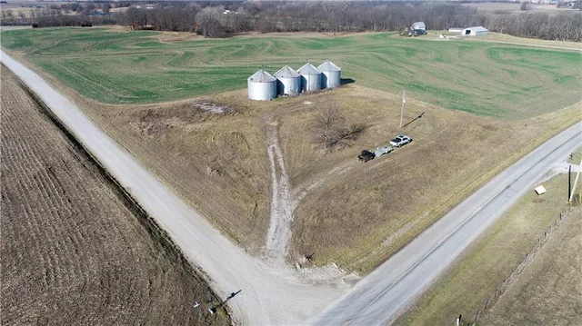 $5,654,000 | County Road, Sweet Springs, MO 65351