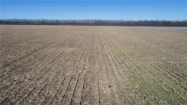 $5,311,333 | County Road, Sweet Springs, MO 65351