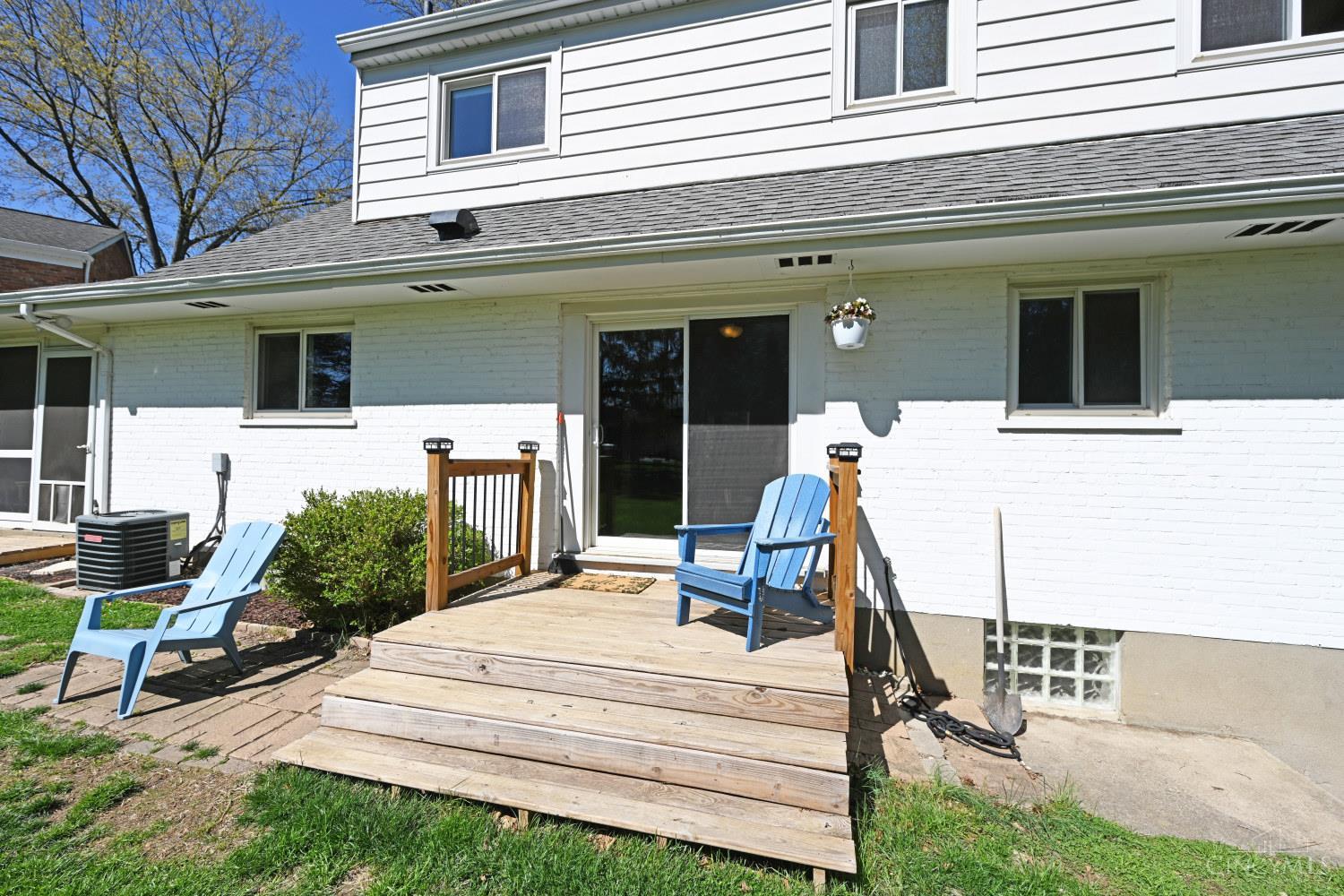 8851 Roundhill Road Cincinnati, OH 45236 - Photo 28 of 34 Back deck off the dining room.