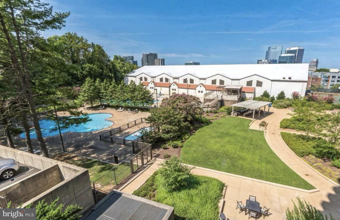 1808 Old Meadow Road, Unit 910 McLean, VA 22102 - Photo 22 of 28 Encore outdoor pool area.