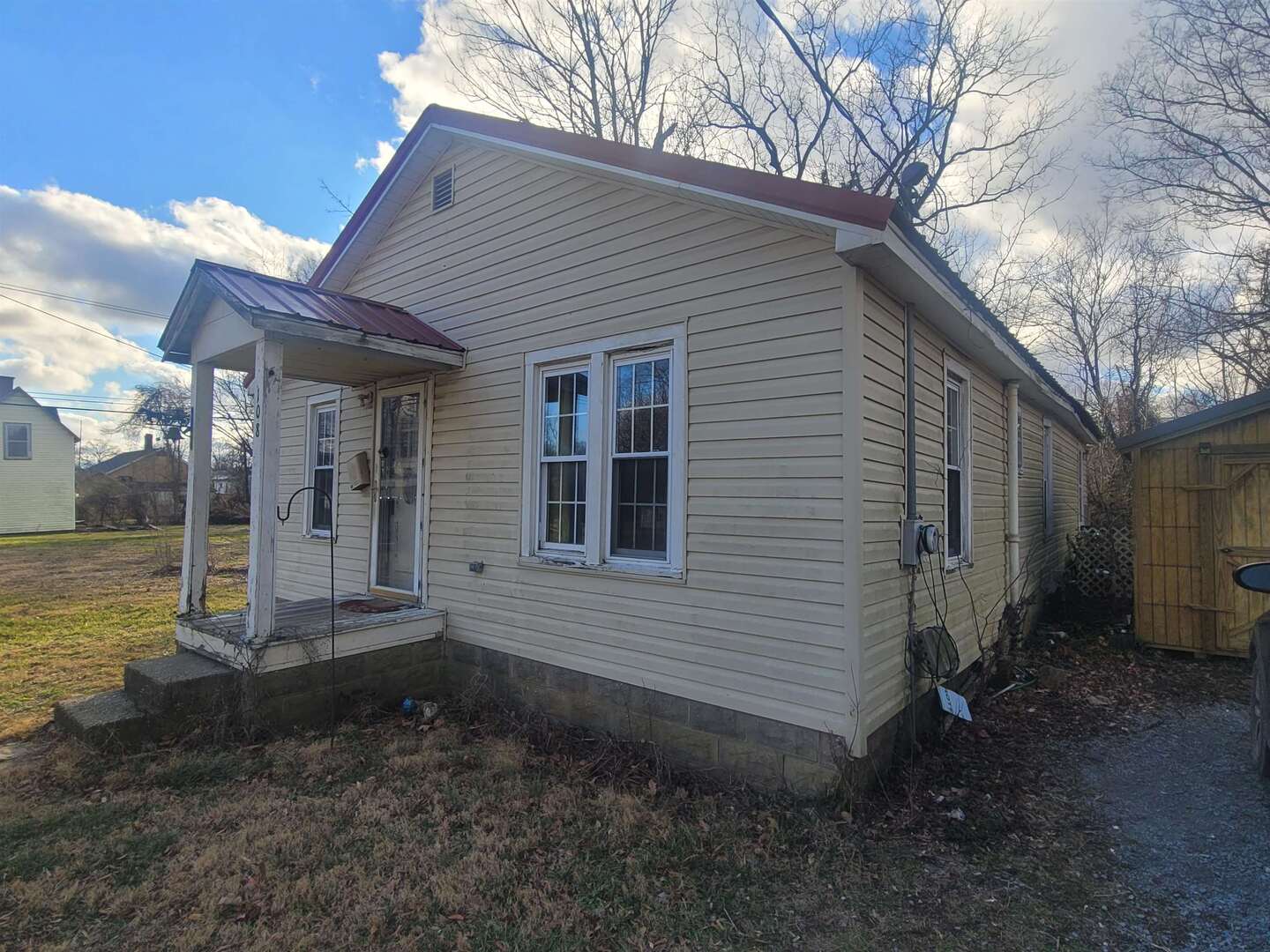 108 North Walnut Street McLeansboro, IL 62859 - Photo 2 of 25 a view of a house with backyard and garden