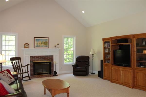 16 Spring Street Hopkinton, MA 01748 - Photo 8 of 30
