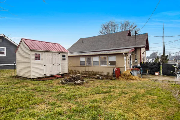 $249,900 | 2461 Old State Highway 11, Greenbrier, TN 37073