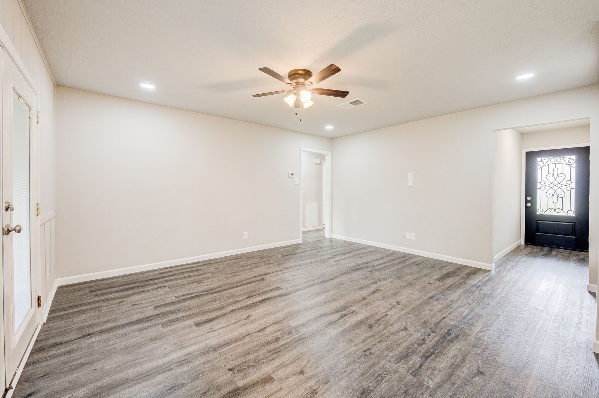 9617 Caffrey Street Houston, TX 77075 - Photo 9 of 31