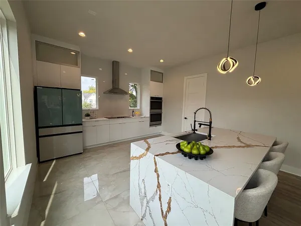 $3,900 | 918 Duluth Street, Dallas, TX 75212