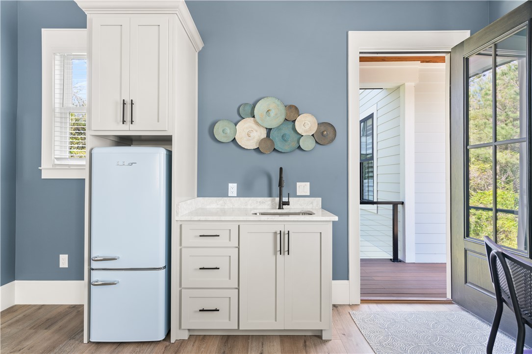 134 Compass Point Drive St. Simons Island, GA 31522 - Photo 55 of 77 kitchenette