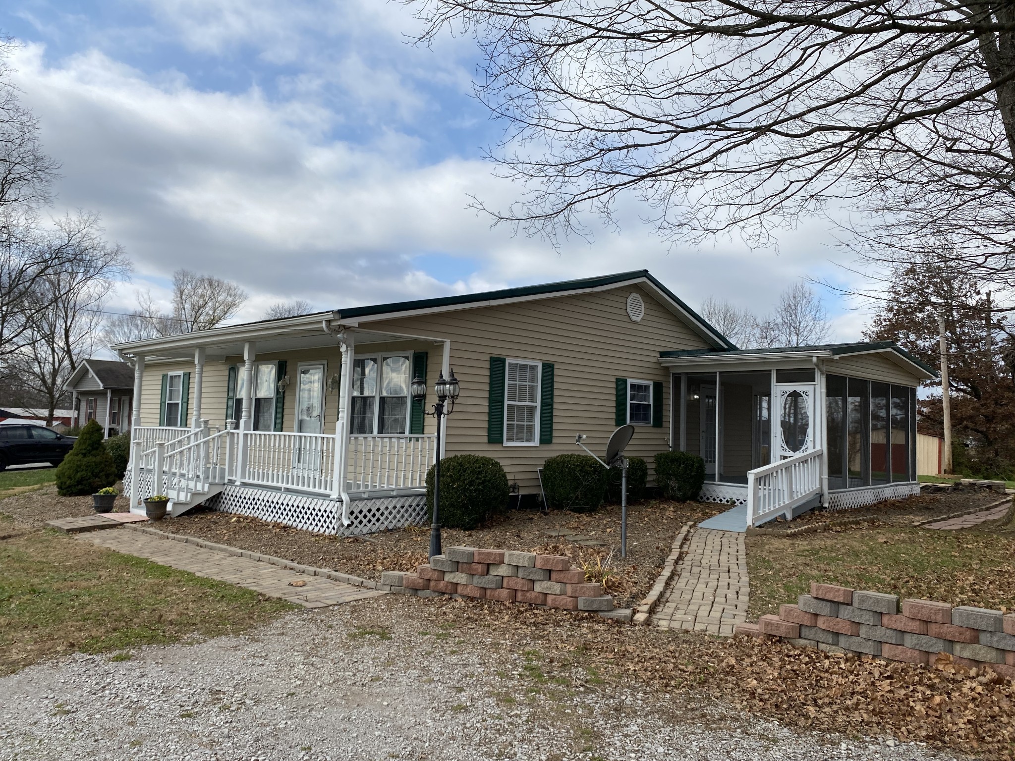 2289 Clarksville Road Trenton, KY 42286 - Photo 2 of 13