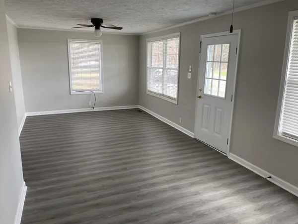 $1,550 | 2289 Clarksville Road, Trenton, KY 42286