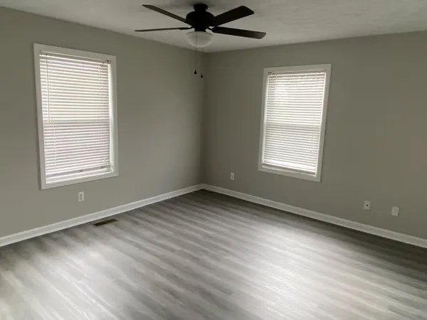 $1,550 | 2289 Clarksville Road, Trenton, KY 42286